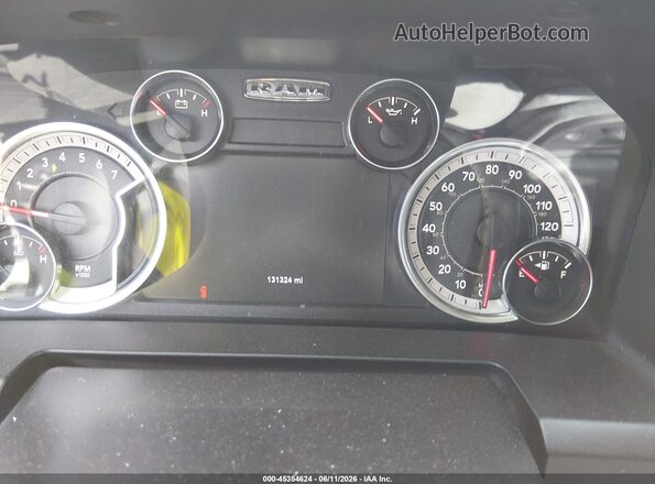 3C6RR6LT5HG777018 2017 RAM 1500 Black Vista de los asientos traseros