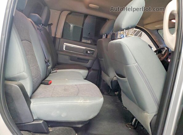 3C6RR6LT8HG658962 2017 RAM 1500 Silver Vista de los asientos traseros