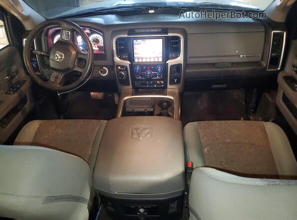 3C6RR6LT8HG658962 2017 RAM 1500 Silver Vista del salpicadero