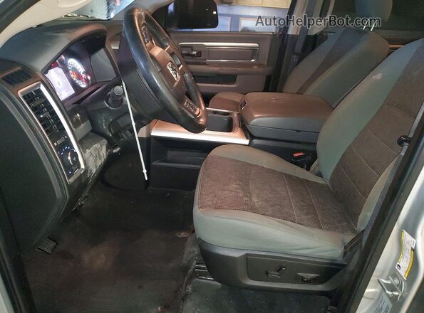 3C6RR6LT8HG658962 2017 RAM 1500 Silver Vista interior delantera