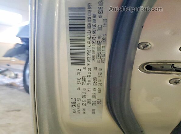 3C6RR6LT8HG658962 2017 RAM 1500 Silver Vista del compartimento del motor