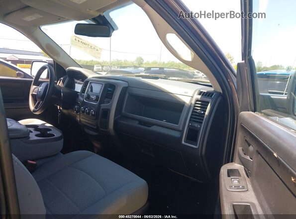 3C6RR7KG5KG723199 2019 RAM 1500 CLASSIC Gray Widok wnętrza z przodu