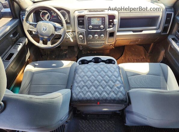 3C6RR7KT3JG228513 2018 RAM 1500 Charcoal Вид панелі приладів