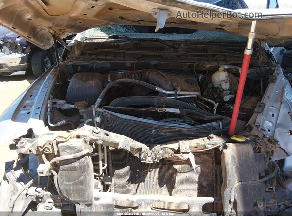 3C6RR7KT6HG738963 2017 RAM 1500 Silver Հետևի տեսք