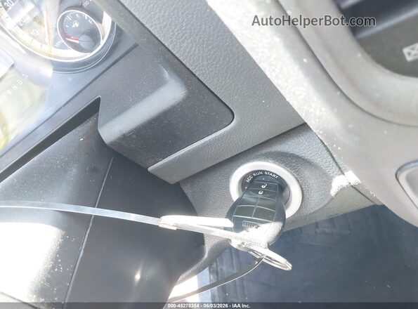 3C6RR7KT6HG792831 2017 RAM 1500 White Widok deski rozdzielczej