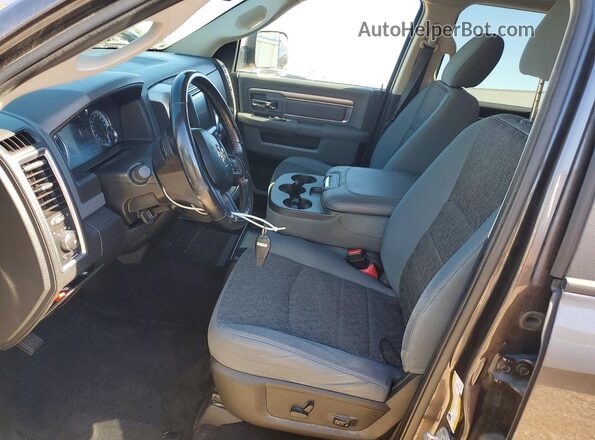 3C6RR7LT2HG595167 2017 RAM 1500 Серый Вид салона спереди