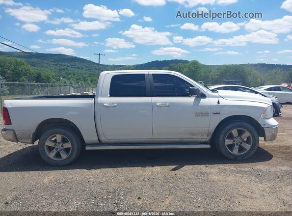 3C6RR7LT4HG565264 2017 RAM 1500 White Vista interior trasera