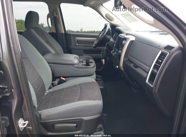 3C6RR7LT4LG157095 2020 RAM 1500 CLASSIC Gray Սալոնի դիմացի տեսք