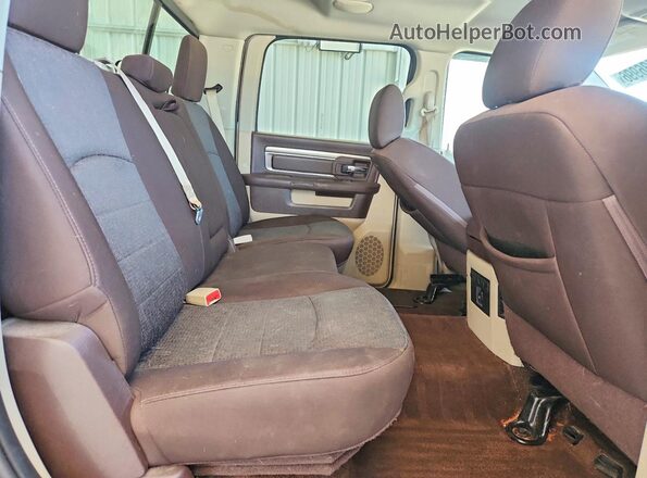 3C6RR7LT5GG376573 2016 RAM 1500 Burgundy Rear seats view