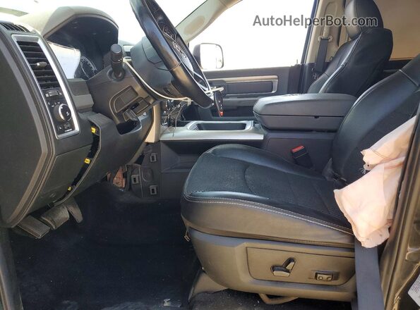 3C6RR7LTXGG232937 2016 RAM 1500 Black Front interior view