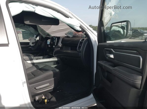 3C6SRFFP8T4159511 2026 RAM 1500 White Вид салону спереду