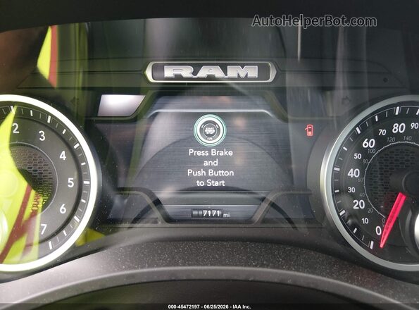 3C6SRFJPXT4175054 2026 RAM 1500 Black Панорамний вид салону 360°