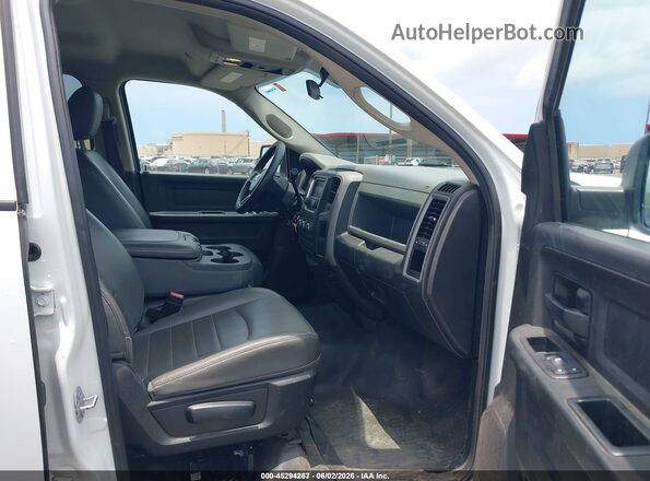 3C6TR4HT4JG346646 2018 RAM 2500 White Front interior view