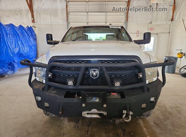 3C6TR5CT8JG306678 2018 RAM 2500 White Front view