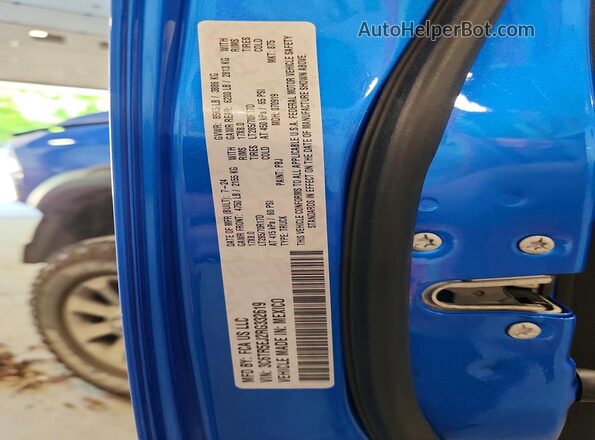 3C6TR5EJ2RG332619 2024 RAM 2500 Blue Engine compartment view