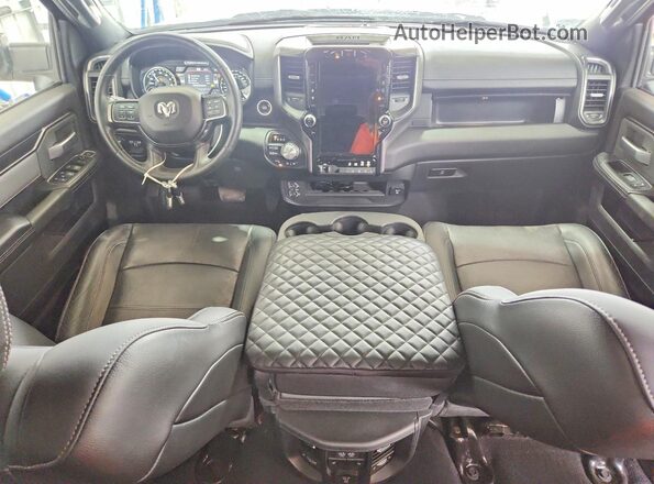 3C6TR5EJ5LG227709 2020 RAM 2500 Charcoal Widok deski rozdzielczej