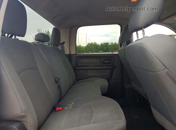 3C6TR5HT0JG326156 2018 RAM 2500 White Հետևի նստատեղերի տեսք