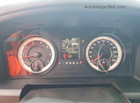 3C6TR5HT0JG326156 2018 RAM 2500 White Սարքավորումների վահանակի տեսք