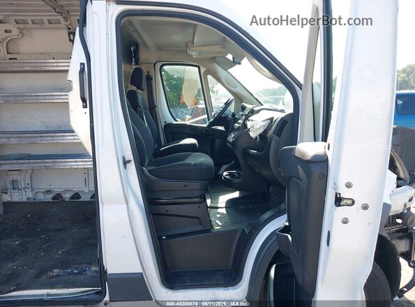 3C6TRVCG5HE548708 2017 RAM PROMASTER 2500 Белый Вид салона спереди