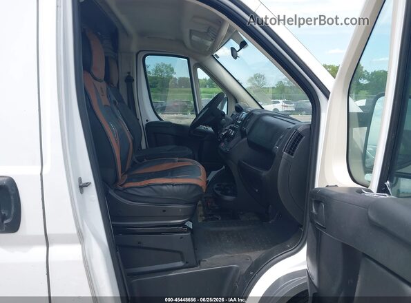 3C6TRVDG1HE531175 2017 RAM PROMASTER 2500 Белый Вид салона спереди