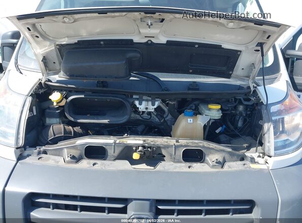 3C6TRVDG4HE548617 2017 RAM PROMASTER 2500 Белый Вид сзади