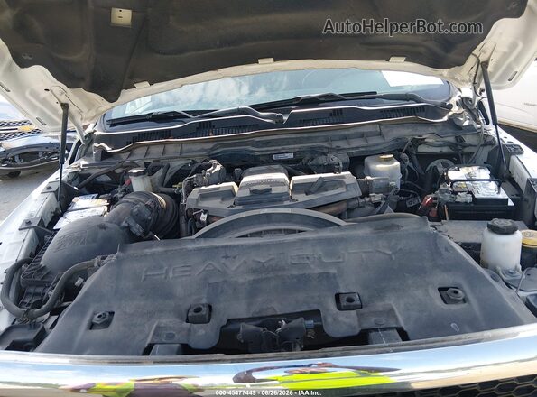 3C6UR4CL7JG255205 2018 DODGE 2500 White ძრავის განყოფილების ხედი