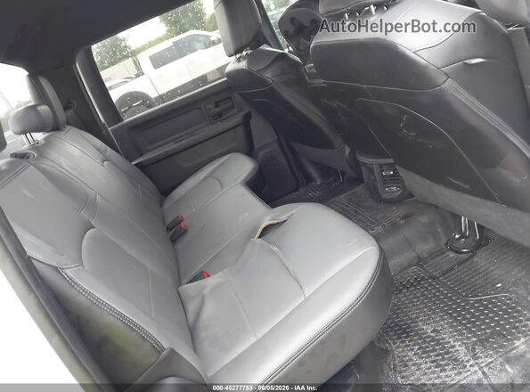 3C6UR4HJ4RG192373 2024 RAM 2500 White Widok naklejki z numerem VIN