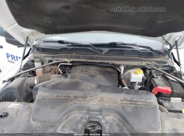 3C6UR4HJ4RG192373 2024 RAM 2500 White Widok z tyłu