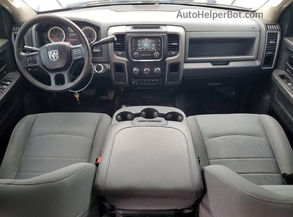 3C6UR5CL0HG589947 2017 RAM 2500 White Вид панелі приладів