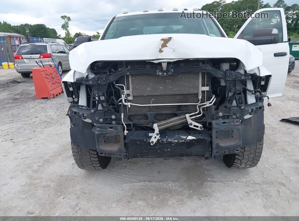 3C6UR5CL1JG368055 2018 RAM 2500 White Դիմացի տեսք