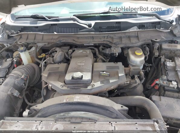 3C6UR5CL1JG368055 2018 RAM 2500 White Հետևի տեսք
