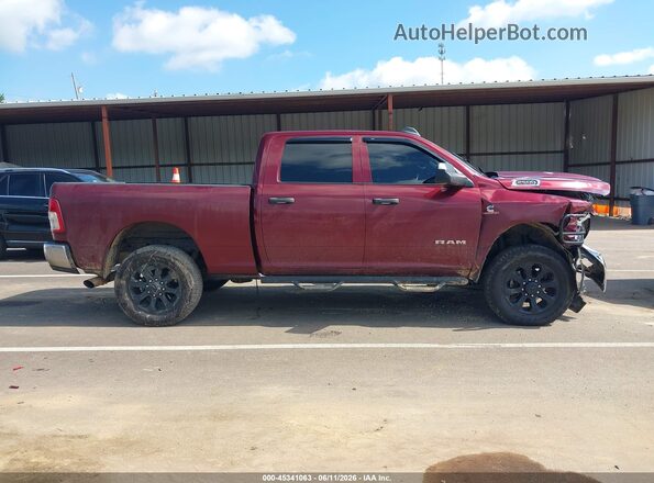 3C6UR5CL1NG394841 2022 RAM 2500 Red Rear interior view