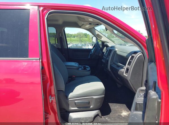 3C6UR5CL3JG333484 2018 RAM 2500 Red Widok wnętrza z przodu