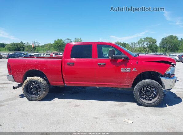 3C6UR5CL3JG333484 2018 RAM 2500 Red Widok wnętrza z tyłu