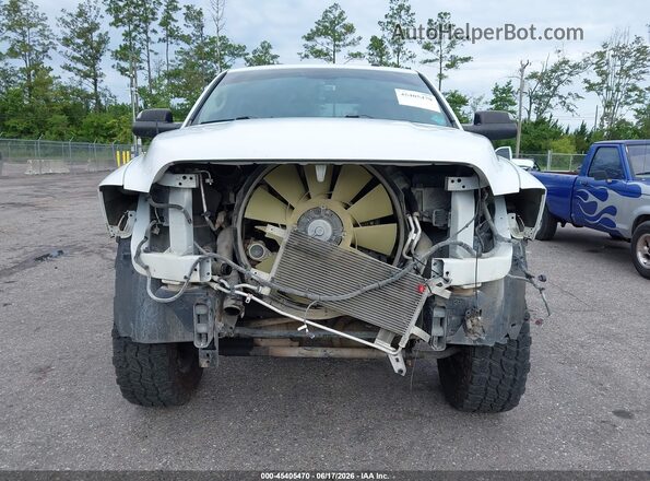 3C6UR5CL4JG209367 2018 RAM 2500 White Դիմացի տեսք