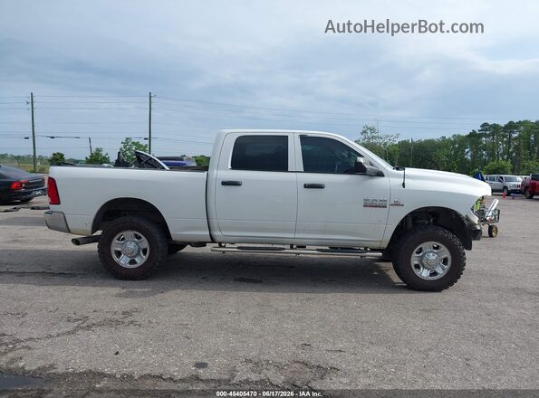 3C6UR5CL4JG209367 2018 RAM 2500 White Սալոնի հետևի տեսք