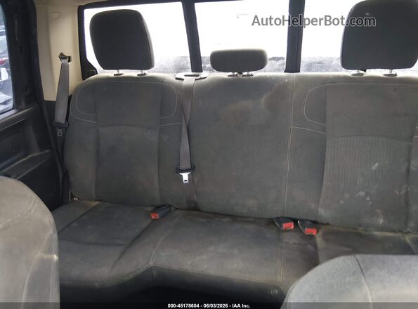 3C6UR5CL7LG147482 2020 RAM 2500 Gray Rear seats view
