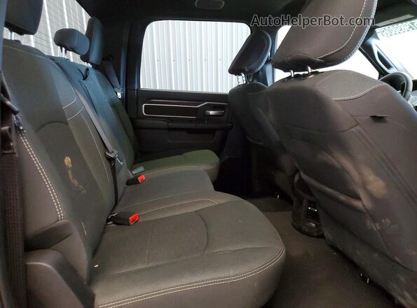 3C6UR5DJ0TG200066 2026 RAM 2500 Red Rear seats view