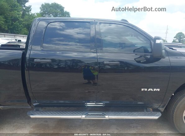 3C6UR5DJ8RG322926 2024 RAM 2500 Black Widok wnętrza z tyłu