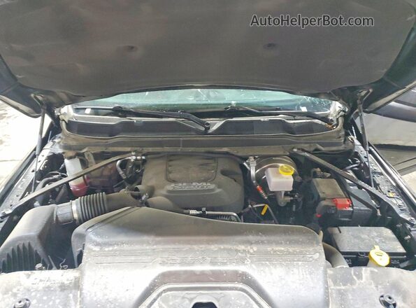 3C6UR5DJXTG230224 2026 RAM 2500 Черный Вид задней части салона