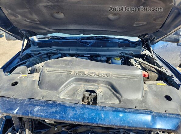 3C6UR5DL2NG372975 2022 RAM 2500 Blue Vista interior trasera