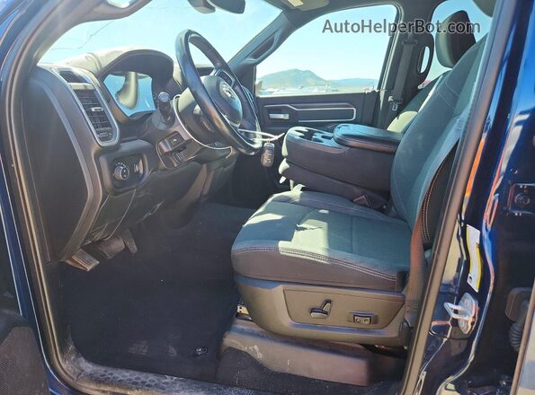 3C6UR5DL2NG372975 2022 RAM 2500 Blue Vista interior delantera