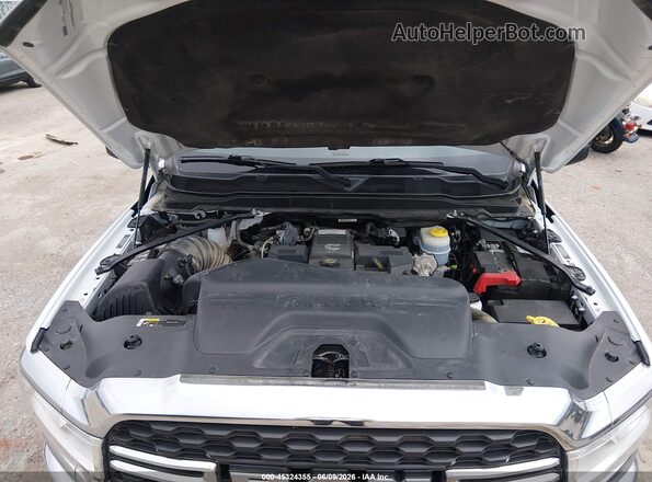3C6UR5DL3RG266766 2024 RAM 2500 White Widok z tyłu