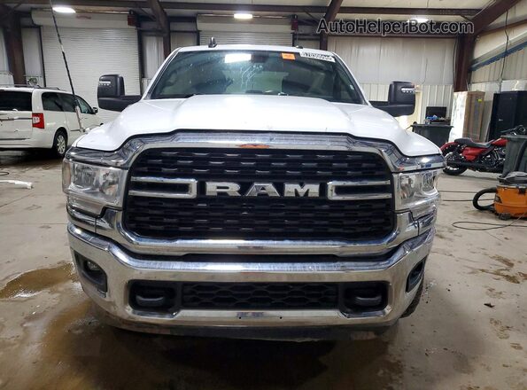 3C6UR5DL3RG303637 2024 RAM 2500 White 