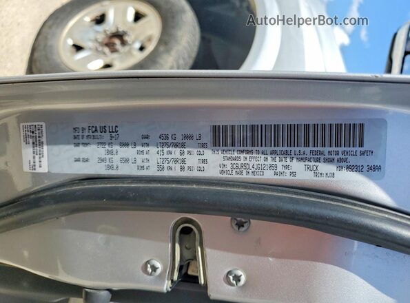 3C6UR5DL4JG121059 2018 RAM 2500 Silver Շարժիչի բաժամունքի տեսք