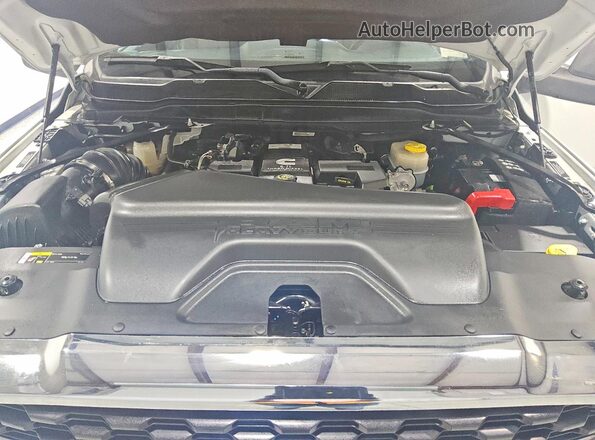 3C6UR5DL6RG100807 2024 RAM 2500 White Вид підкапотного простору