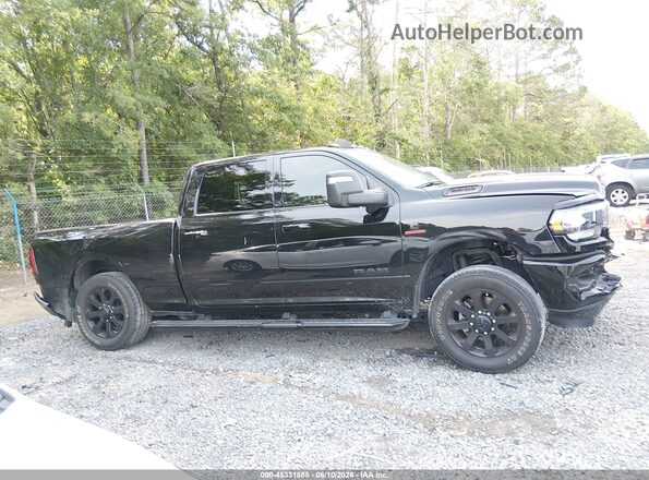 3C6UR5DL7RG111279 2024 RAM 2500 Black Rear interior view