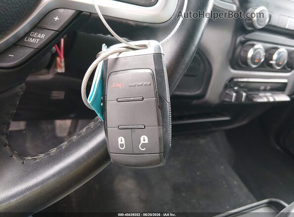 3C6UR5DL7RG340772 2024 RAM 2500 White Առջևի վահանակի տեսք