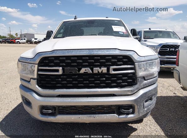 3C6UR5DL7RG340772 2024 RAM 2500 White Սարքավորումների վահանակի տեսք