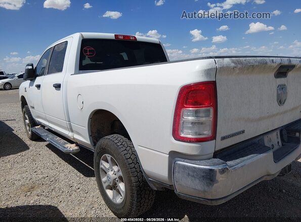 3C6UR5DL7RG340772 2024 RAM 2500 White Սալոնի 360 աստիճան տեսք